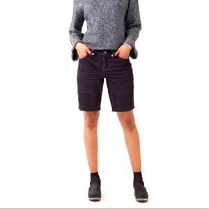 ✔️Carve Designs Oahu Short 10” | Black Corduroy | Size 6